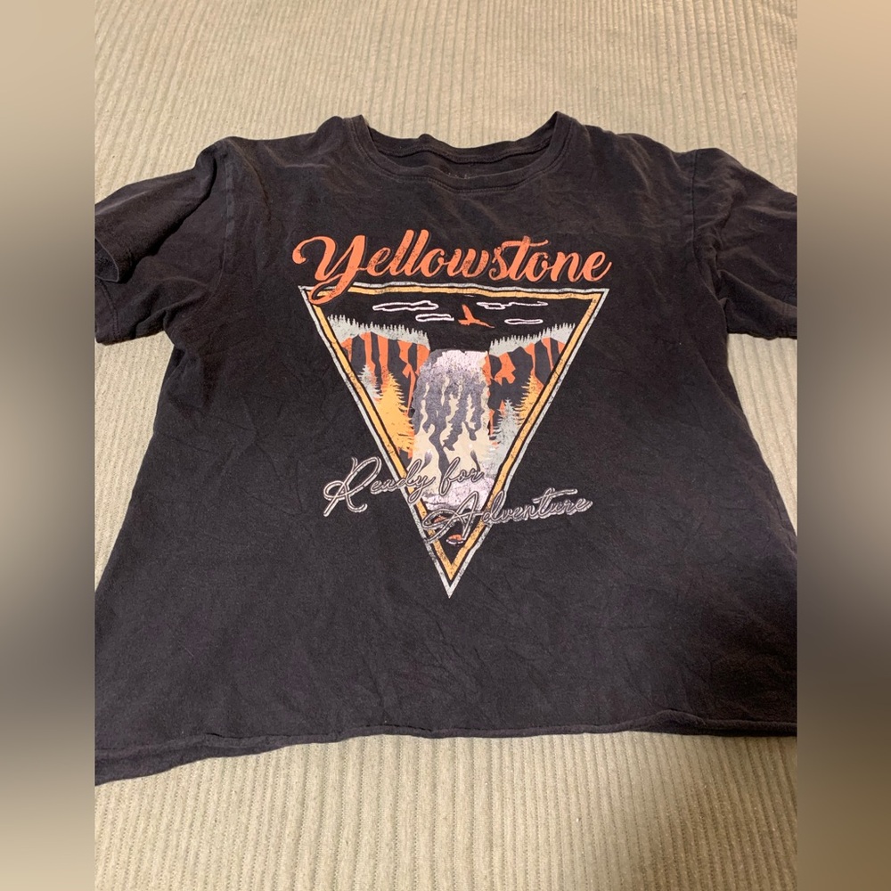 🤎Women’s “Yellowstone Ready For Adventure” graphic tee